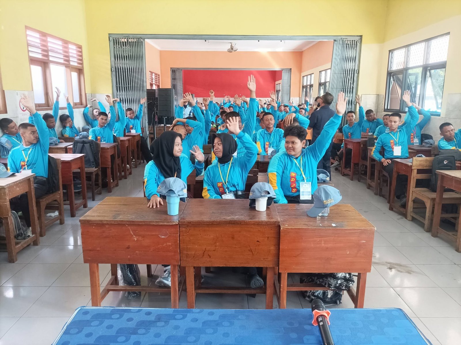 Menyemai Karakter, Merajut Masa Depan di SMK KAL-2 Surabaya